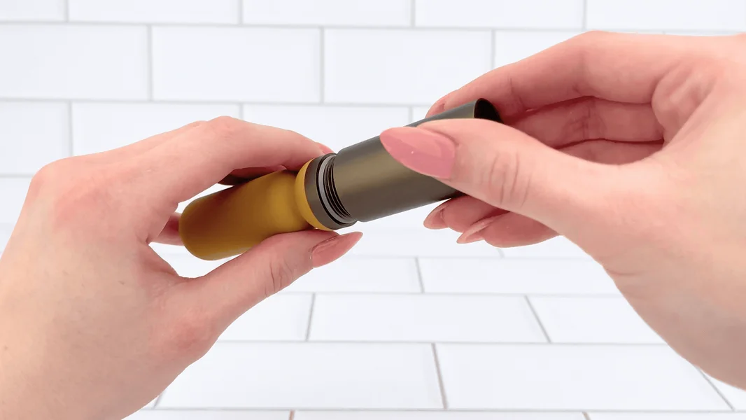 Luxury Slim Wand Vibrator - Broad Tip Stimulates Your Entire Labia for Full-Coverage Bliss! — image 6 of 10