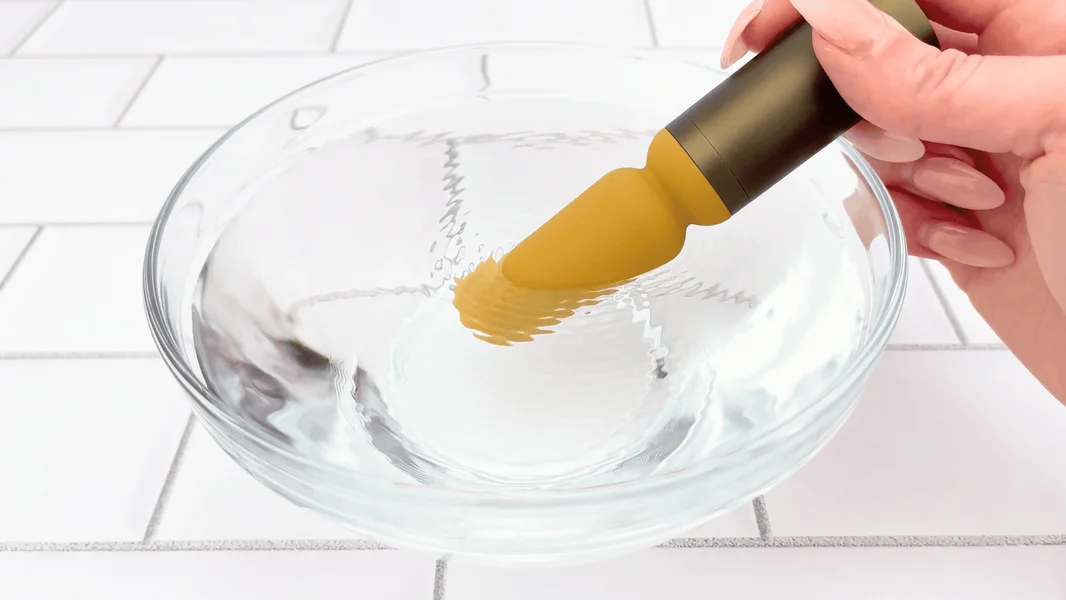 Luxury Slim Wand Vibrator - Broad Tip Stimulates Your Entire Labia for Full-Coverage Bliss! — image 4 of 10