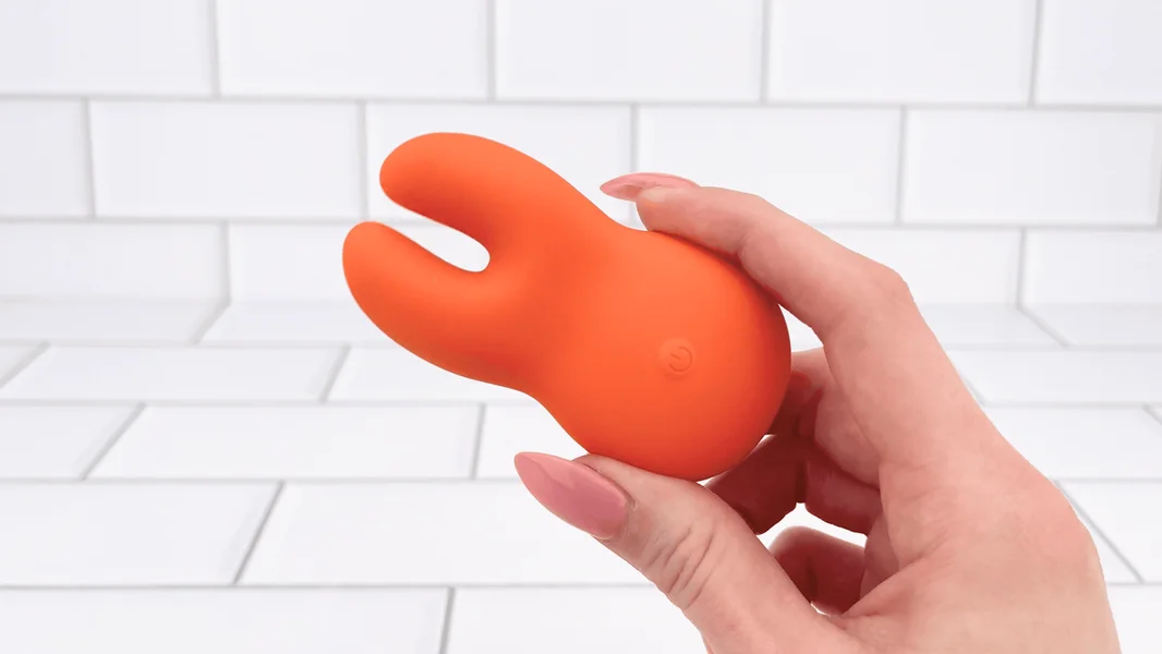 Clit-Encasing Vibrator - Use Both Ends! — image 2 of 7