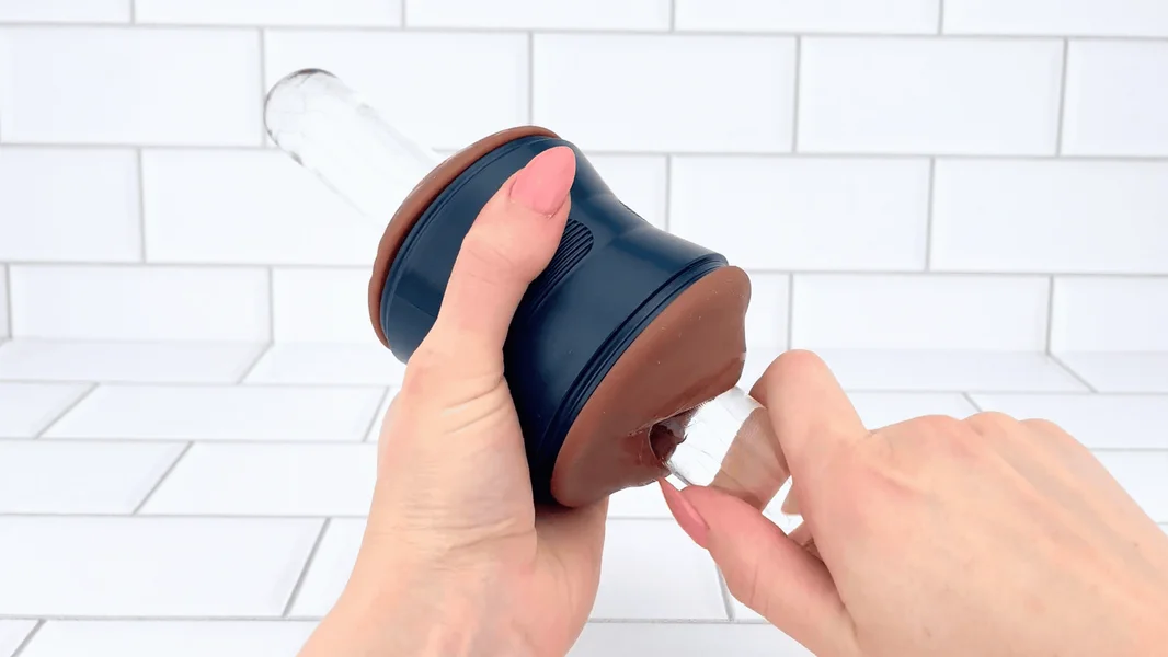 Dual-Ended Vibrating Masturbator - Feel The Tight Pussy or Mouth Wrap Around Your Shaft! — image 10 of 14