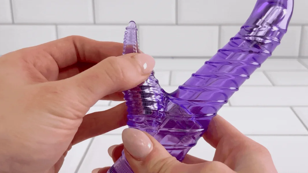 Ringed Bath-Time Dual-Action Vibe - Have Better Orgasms In The Shower! — image 8 of 11