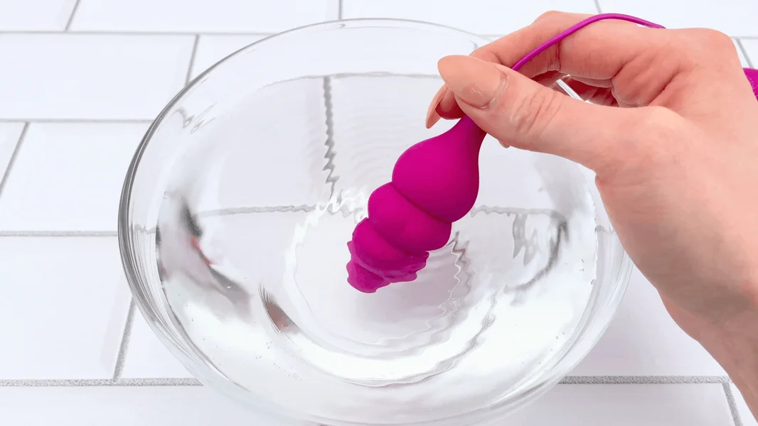 Entice Vibrating Bullet — image 2 of 6