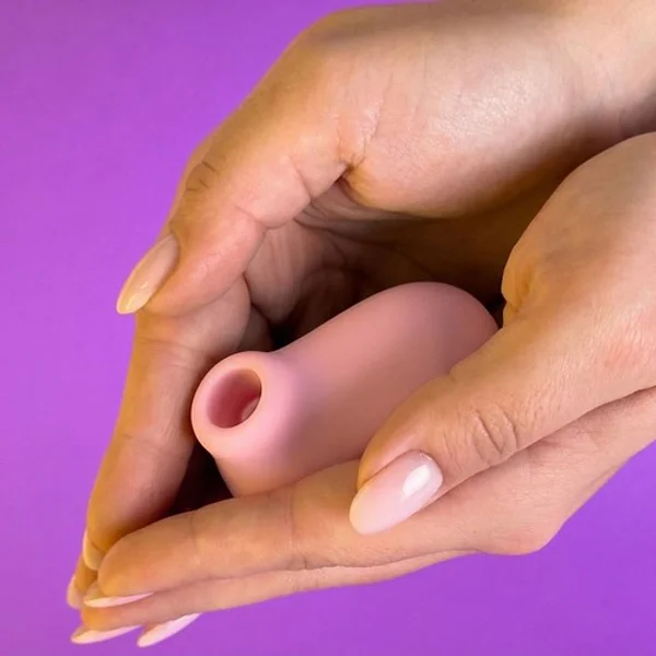 Mini suction delight — image 3 of 4