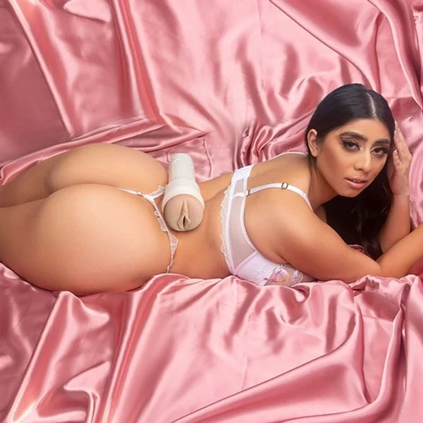 Fleshlight Violet Myers — image 7 of 9