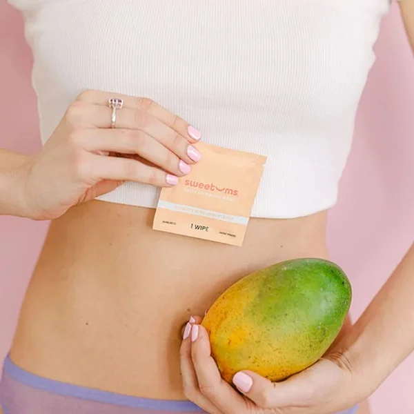 Sweetums flavored wipe mango - 1 piece — image 4 of 6