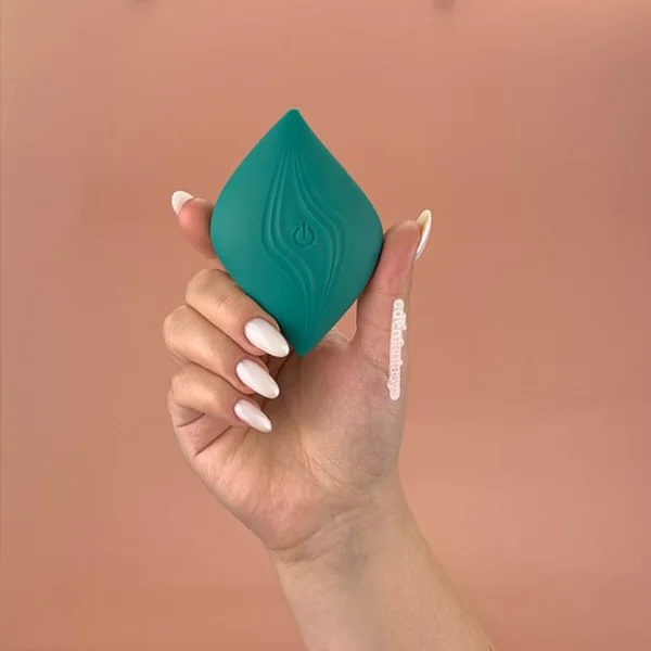 Leaf — image 2 of 15