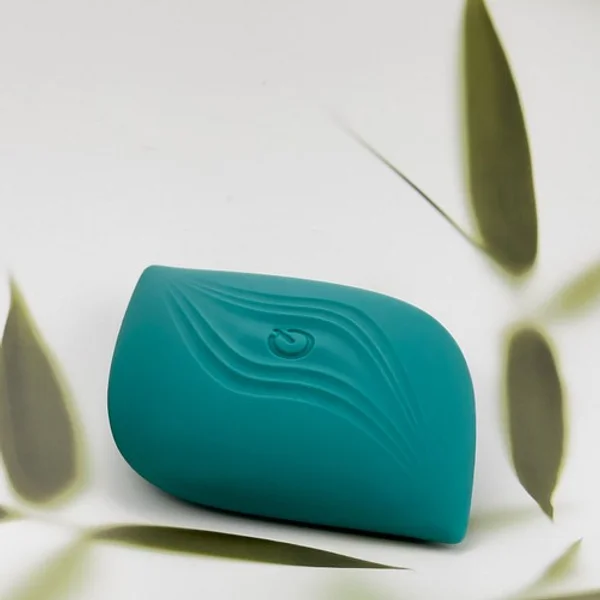 Leaf — image 4 of 15