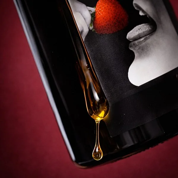 Edible strawberry hemp oil — image 4 of 5