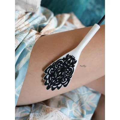 silicone lace strike crop leaves lacy mark on skin