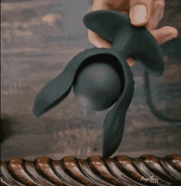 Vibrating Inflatable Butt Plug with Remote — image 6 of 12