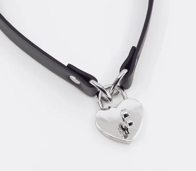 Vegan Heart Locking Bondage Collar — image 3 of 4