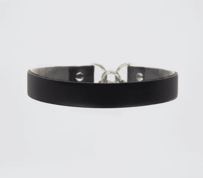 Vegan Heart Locking Bondage Collar — image 4 of 4