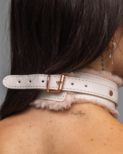 Peaches n Creame Fur Collar with Leash — image 6 of 10