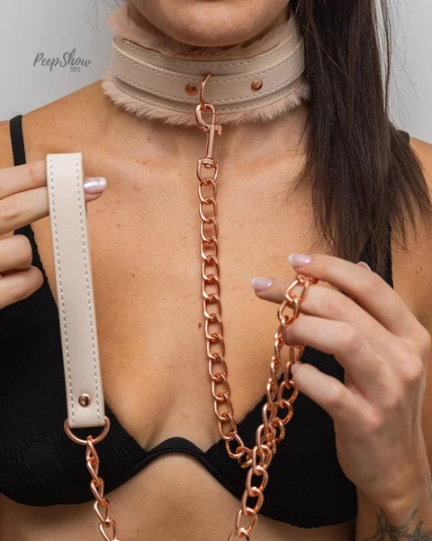 Peaches n Creame Fur Collar with Leash — image 5 of 10