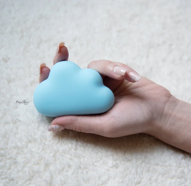 Cuddle Cloud Clitoral Vibrator with Pleasure Curves — image 2 of 20