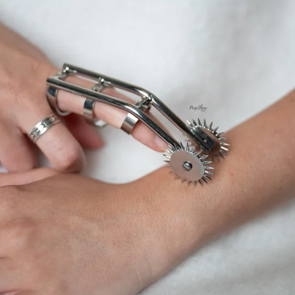 Stainless Steel Cat Claw - Seriously Spiky Sting — image 9 of 14