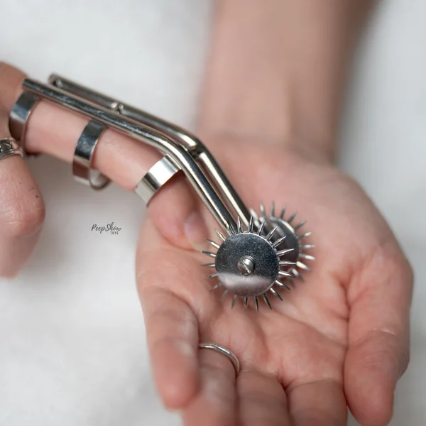 Stainless Steel Cat Claw - Seriously Spiky Sting — image 8 of 14