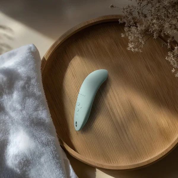 We-Vibe Melt 2 - Intense Clitoral Air Pleasure — image 10 of 25