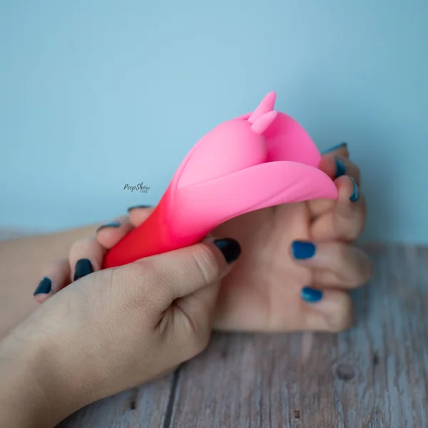Maia Mina Fierce Power Flower Vibrator with Pinpoint Tips! — image 13 of 20