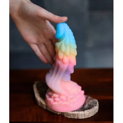 lucien easy 1st dragon dildo glow in the dark