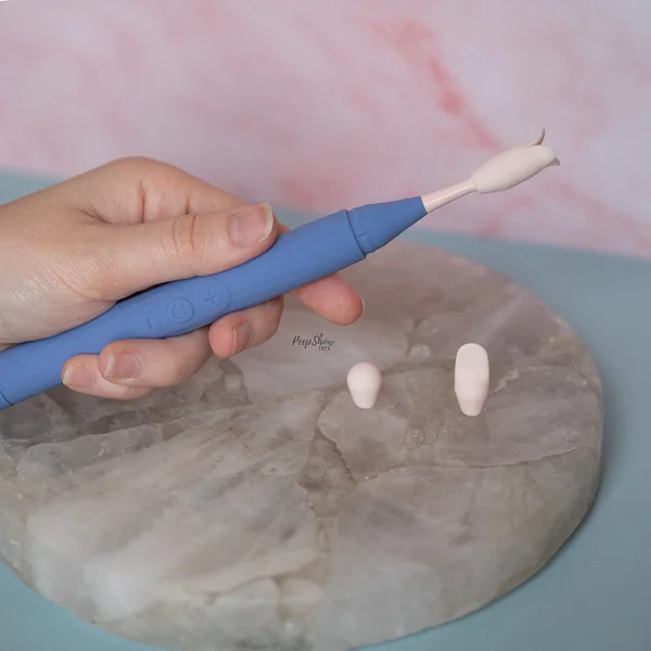 Lush Juno Oscillating Clit Massager with 3 Attachments — image 3 of 25