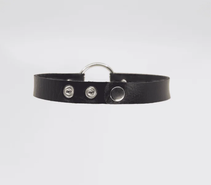 Vegan ORing Bondage Collar — image 3 of 4