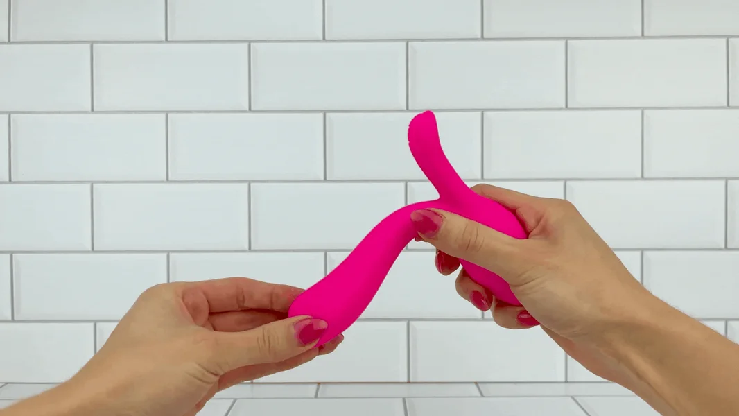 Silicone G-Spot Rabbit - Rubs Your Clit with Every Thrust! — image 4 of 10