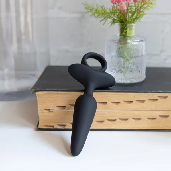Flared Slim Vibrating Butt Plug — image 2 of 14