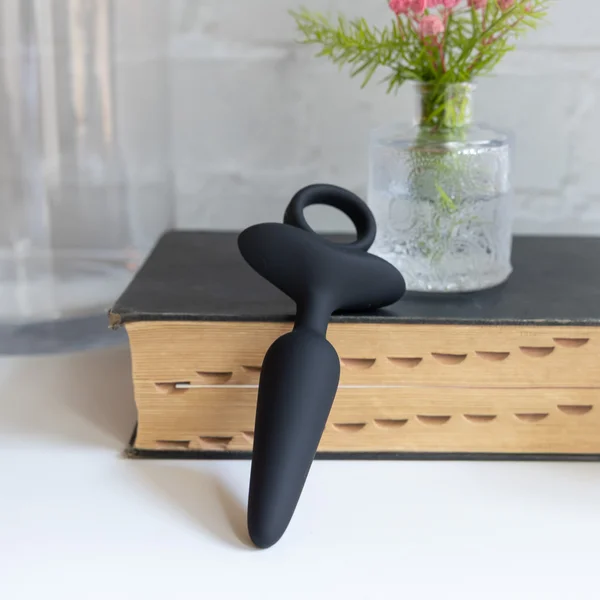 Flared Slim Vibrating Butt Plug — image 7 of 14