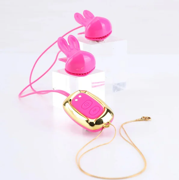 Molli Vibrating Nipple Clamps — image 15 of 18