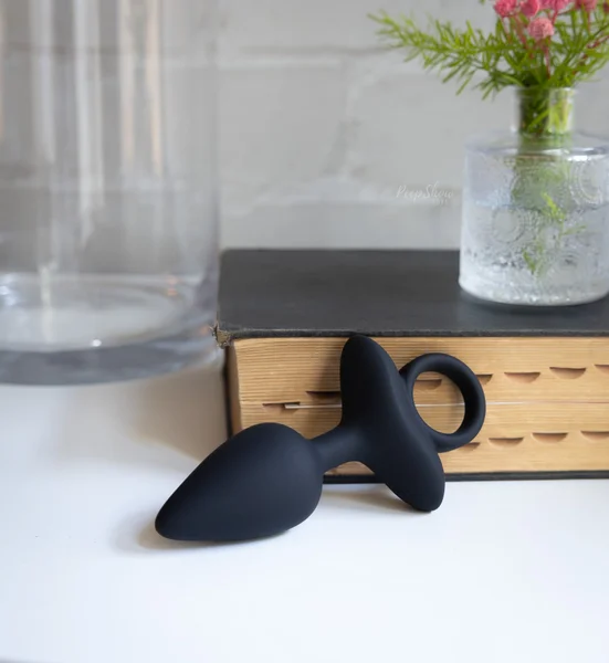 Flared Droplet Vibrating Butt Plug — image 2 of 8