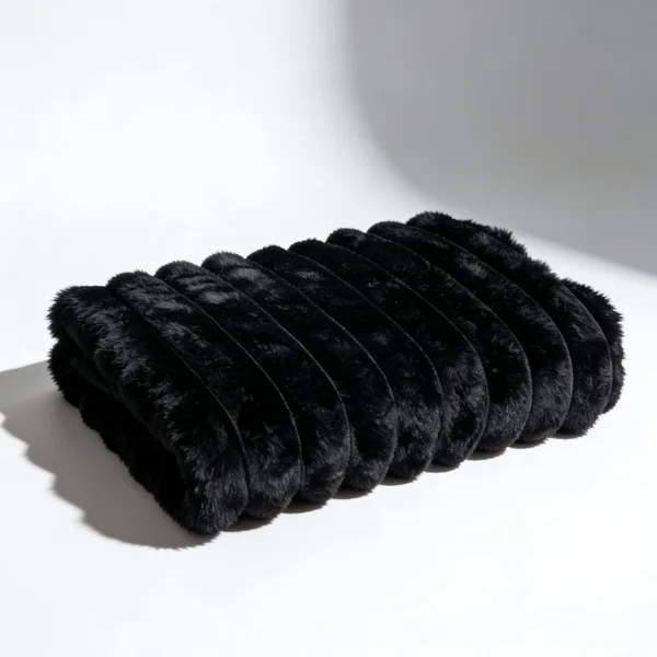 Fascinator Fur Luxe Queen Waterproof Love Throw — image 18 of 25