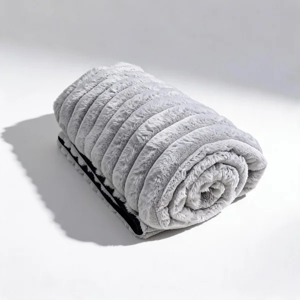 Fascinator Fur Luxe Queen Waterproof Love Throw — image 11 of 25