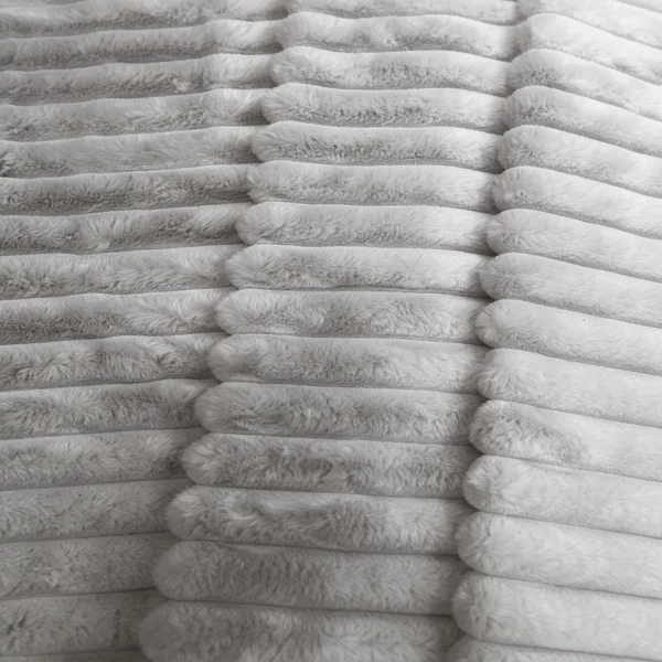 Fascinator Fur Luxe Queen Waterproof Love Throw — image 13 of 25