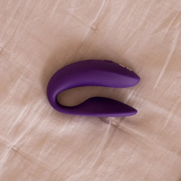 We-Vibe Sync 2 Rechargeable Silicone Remote & App Controlled Couples Vibrator - Purple — image 9 of 13