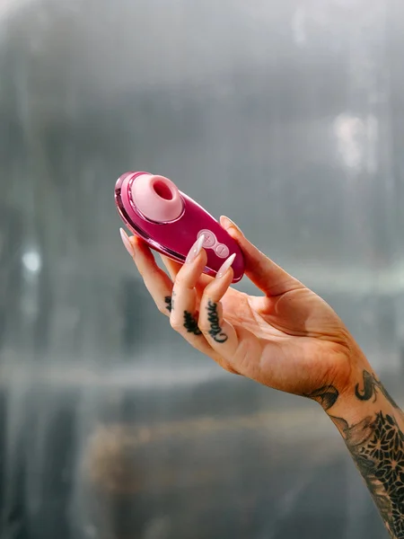 Womanizer Liberty 2 Iggy Azalea Clitoral Suction Stimulator — image 10 of 10