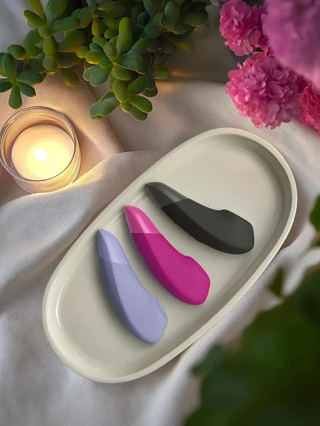 Womanizer Enhance Pleasure Air Clitoral Vibrator — image 8 of 25