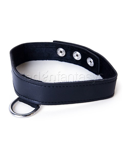 Noir collar