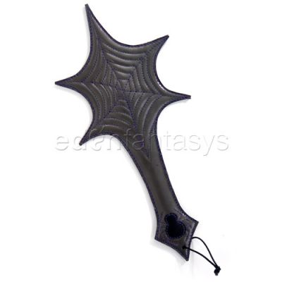 Spider paddle entrap her