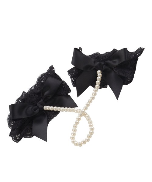 Lacy pearl ankle cuffs
