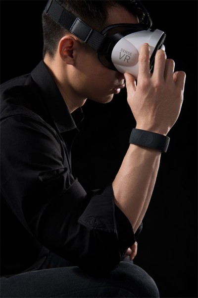SenseMax VR Pleasure Set Lite - Headset & Interactive Wrist Band