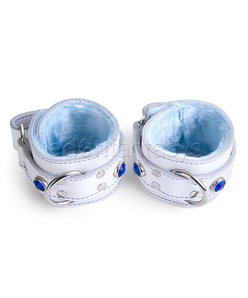 Divinity wrist restraints