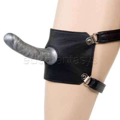 Buckling thigh harness
