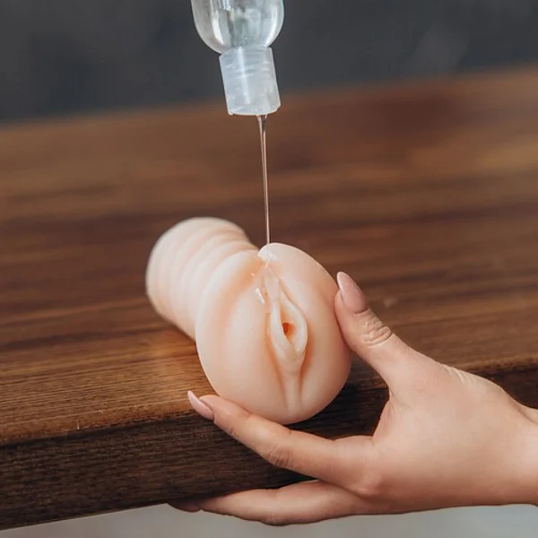 Vibrating realistic pussy — image 7 of 10
