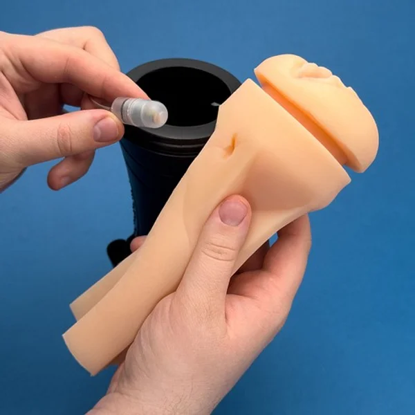 Vibrating pussy in a plastic case — image 10 of 12