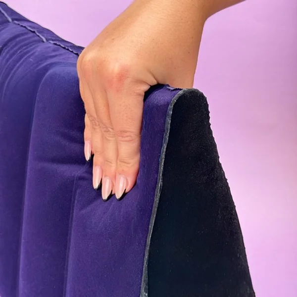 Inflatable position pillow — image 8 of 9