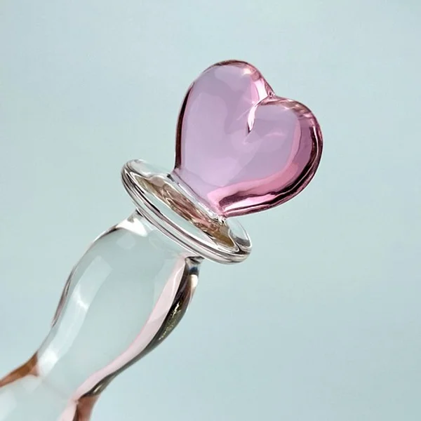 Pink heart glass dildo — image 6 of 6