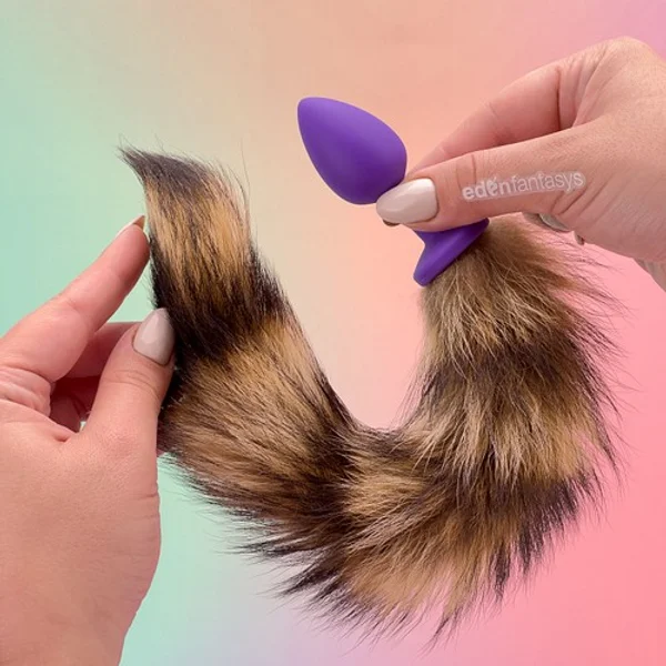 Foxy — image 4 of 8