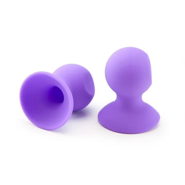 Small nipple suckers — image 7 of 9