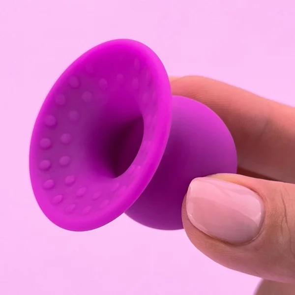 Vibrating nipple sucker — image 8 of 11